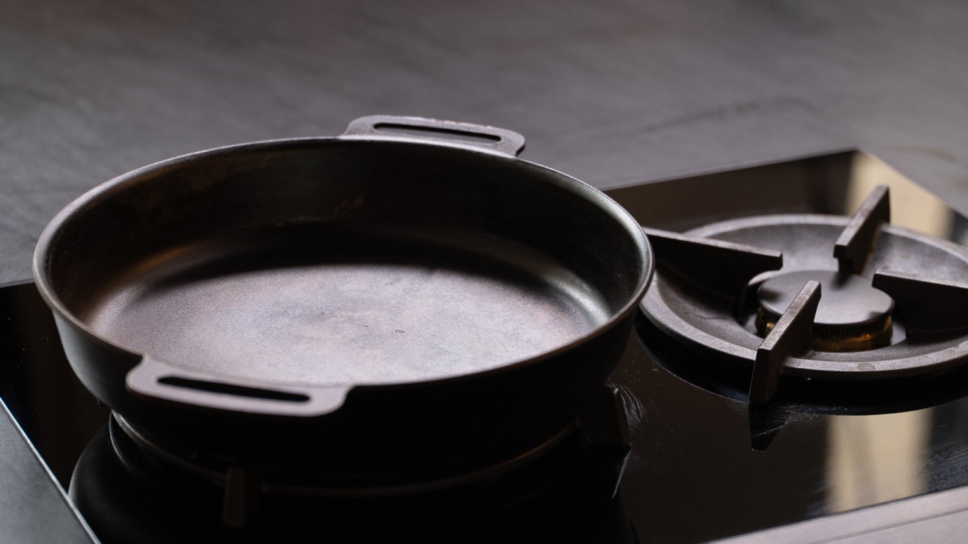 How to restore natural nonstick (seasoning) on your Griddle with dual handle